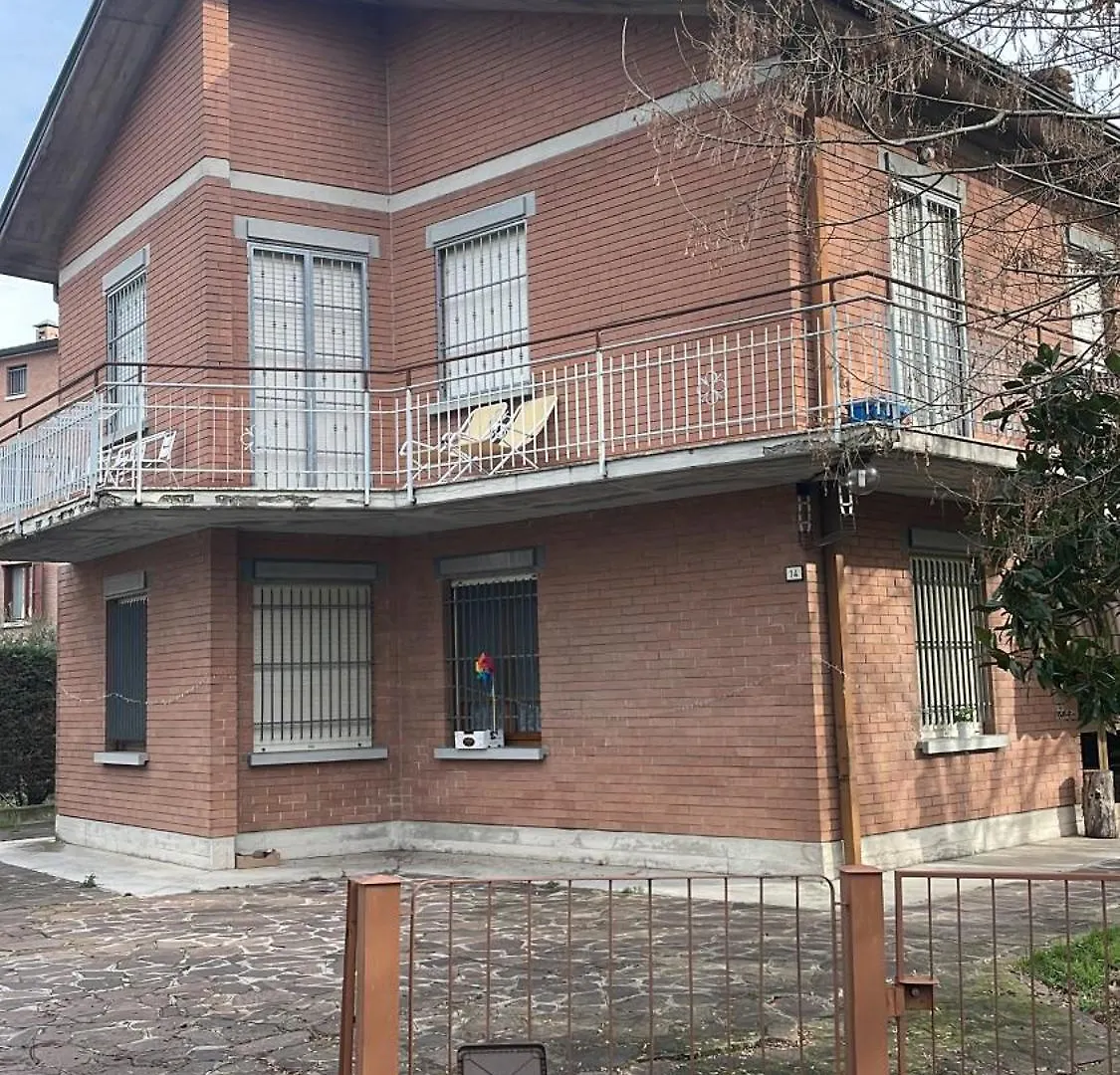 Guest House Via Emilia Marmirolo  Italie